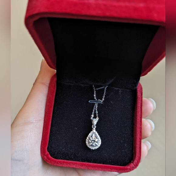 1 carat t.w. round necklace teardrop pendant new - Picture 2 of 10